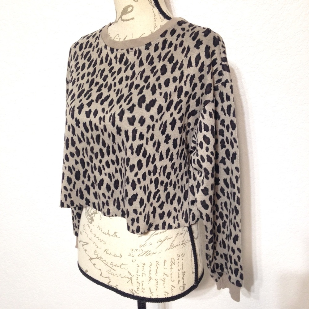 SHEIN CROPPED SWEATSHIRT W/ LEOPARD PRINT DETAIL M - Picture 5 of 8